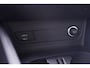 Audi Q2 35 TFSI Advanced Navi Virtual Cockpit Verwarmbare stoelen Clima 2 zones DAB-ontvangst keyless entry/start Camera 17"-lmv met 4-seizoenen banden Adaptive cruise afneembare trekhaak PDC v+a Apple-carplay stuurbediening