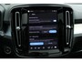 Volvo XC40 B3 Mild Hybrid Ultra Dark Black Edition | Lighting Pack | Verwarmbare Voorruit | Panoramisch Schuif-/Kanteldak | Trekhaak Semi Elektrisch Inklapbaar | Harman/Kardon | Elektrisch Verstelbare Stoelen Met Memory | Keyless | Elektrische Achterklep | 20-Inch Lichtmetalen | Verwarmbare Voorstoelen | Stuurverwarming | Adaptieve Cruise Control | Pilot Assist | Visual Park Assist incl. 360° Camera |