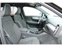 Volvo XC40 B3 Mild Hybrid Ultra Dark Black Edition | Lighting Pack | Verwarmbare Voorruit | Panoramisch Schuif-/Kanteldak | Trekhaak Semi Elektrisch Inklapbaar | Harman/Kardon | Elektrisch Verstelbare Stoelen Met Memory | Keyless | Elektrische Achterklep | 20-Inch Lichtmetalen | Verwarmbare Voorstoelen | Stuurverwarming | Adaptieve Cruise Control | Pilot Assist | Visual Park Assist incl. 360° Camera |