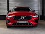 Volvo V60 2.0 T8 Long Range Hybrid AWD Plus Dark | SOH 97,5% | Panodak | H&K | Pilot Assist | 19 inch | NL Auto |