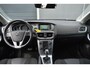 Volvo V40 T2 Nordic+ | AUTOMAAT | Navigatie | Afneembare Trekhaak | Lichtmetalen velgen | Parkeersensoren achter | Stoelverwarming | Koplampreinigingssysteem | Standkachel | Volvo on Call | Climate Control | Cruise Control |