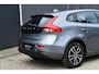 Volvo V40 T2 Nordic+ | AUTOMAAT | Navigatie | Afneembare Trekhaak | Lichtmetalen velgen | Parkeersensoren achter | Stoelverwarming | Koplampreinigingssysteem | Standkachel | Volvo on Call | Climate Control | Cruise Control |