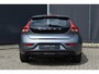 Volvo V40 T2 Nordic+ | AUTOMAAT | Navigatie | Afneembare Trekhaak | Lichtmetalen velgen | Parkeersensoren achter | Stoelverwarming | Koplampreinigingssysteem | Standkachel | Volvo on Call | Climate Control | Cruise Control |