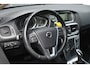 Volvo V40 T2 Nordic+ | AUTOMAAT | Navigatie | Afneembare Trekhaak | Lichtmetalen velgen | Parkeersensoren achter | Stoelverwarming | Koplampreinigingssysteem | Standkachel | Volvo on Call | Climate Control | Cruise Control |