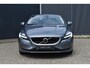 Volvo V40 T2 Nordic+ | AUTOMAAT | Navigatie | Afneembare Trekhaak | Lichtmetalen velgen | Parkeersensoren achter | Stoelverwarming | Koplampreinigingssysteem | Standkachel | Volvo on Call | Climate Control | Cruise Control |