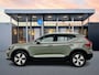 Volvo XC40 T4 Recharge Plus Bright | 18" | Elektr. verst. Stoelen | Adaptieve Cruise | BLIS | Keyless | Stoel/Stuurverwarming | Elektrische Achterklep | Parkeercamera | Parkeerverwarming