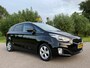 Kia Carens 1.6 GDi Business Pack | 1e Eigenaar | Camera | 7 Persoons | Navi | Clima | 16" Velgen | PDC | Cruise | 6 Versnellingen