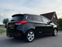 Kia Carens 1.6 GDi Business Pack | 1e Eigenaar | Camera | 7 Persoons | Navi | Clima | 16" Velgen | PDC | Cruise | 6 Versnellingen