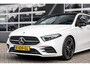 Mercedes-Benz A-klasse 180 Business Solution AMG | Panorama | Widescreen Display | Camera | Night Package | Sfeerverlichting | Memory | LED |
