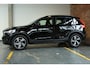 Volvo XC40 T2 R-Design | Adaptieve cruise control | High Performance audio | Achteruitrijcamera | Keyless Entree | | BLIS | Parkeersensoren voor + achter |