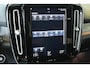 Volvo XC40 T2 R-Design | Adaptieve cruise control | High Performance audio | Achteruitrijcamera | Keyless Entree | | BLIS | Parkeersensoren voor + achter |