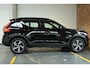 Volvo XC40 T2 R-Design | Adaptieve cruise control | High Performance audio | Achteruitrijcamera | Keyless Entree | | BLIS | Parkeersensoren voor + achter |