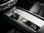 Volvo XC60 T6 Plug-in hybrid AWD Ultra Bright | Panoramadak | 360° camera | Harman Kardon | Luchtvering | Head-up display | Stoel- en Stuurverwarming | Trekhaak