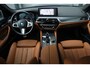 BMW 5-Serie Touring 530e M-Sport | Leer | CarPlay | Ambient | Stoelverwarming | Sensoren | DAB | LED