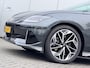 Hyundai Ioniq 6 Connect 77.4 kWh / SOH 100% / Fabrieksgarantie tot 11-2028 / Wit Leder / 20 Inch All Season / Stoelverkoeling / Stoelverwarming Voor + Achter / Stuurverwarming / Elek. Bedienbare Bestuurdersstoel /