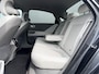 Hyundai Ioniq 6 Connect 77.4 kWh / SOH 100% / Fabrieksgarantie tot 11-2028 / Wit Leder / 20 Inch All Season / Stoelverkoeling / Stoelverwarming Voor + Achter / Stuurverwarming / Elek. Bedienbare Bestuurdersstoel /