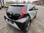 Toyota Aygo X HYBRID 115 PULSE NIEUW & DIRECT LEVERBAAR!! CLIMA NAVI APPLE/ANDROID PARKCAMERA PRIVACY-GLASS LED VERLICHTING LM-VELGEN