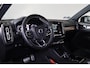Volvo XC40 B4 R-Design - IntelliSafe Surround - Harman Kardon Audio - Verwarmbare voorstoelen & stuurwiel - Parkeercamera achter - Parkeersensoren voor & achter - Verwarmbare voorruit - Cruise control - 18 inch wielen