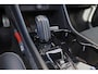 Volvo XC40 B4 R-Design - IntelliSafe Surround - Harman Kardon Audio - Verwarmbare voorstoelen & stuurwiel - Parkeercamera achter - Parkeersensoren voor & achter - Verwarmbare voorruit - Cruise control - 18 inch wielen