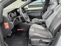 Volkswagen Golf Variant 1.5 DSG AUTOM. 150pk eTSI R-Line PANO I DIGI DISPLAY I TREKHAAK I 18" LMV I ORG.NL + NAP + FULL OPTIONS