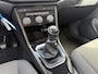 Volkswagen T-Roc 1.0 TSI Style Trekhaak LMV Airco ACC PDC voor en achterzijde