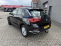 Volkswagen T-Roc 1.0 TSI Style Trekhaak LMV Airco ACC PDC voor en achterzijde