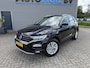 Volkswagen T-Roc 1.0 TSI Style Trekhaak LMV Airco ACC PDC voor en achterzijde