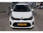 Kia Picanto 1.0 CVVT Design Edition Achteruitrijcamera/Cruise control/Climate control/Lederen bekleding/Navigatie/Elektrisch inklapbare spiegels/Licht metalen velgen/Led dagrijverlichting