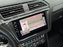 Volkswagen Tiguan 1.4 TSI 4Motion Highline - NL AUTO - PANORAMADAK - AUTOMAAT - VIRTUAL COCKPIT - GROOT NAVIGATIE - TREKHAAK - CARPLAY - ADAPTIEVE CRUISE CONTROL
