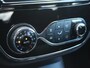 Renault Captur 1.2 TCe Helly Hansen Automaat Trekhaak, Leder/Stof Bekleding, Cruise en Climate Control, All-Seasons, Achteruitrijcamera