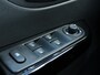 Renault Captur 1.2 TCe Helly Hansen Automaat Trekhaak, Leder/Stof Bekleding, Cruise en Climate Control, All-Seasons, Achteruitrijcamera