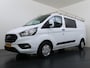 Ford Transit Custom 300 2.0TDCI L2H1 Dubbele Cabine 6-Persoons Trekhaak Navi Camera Cruise Control Imperiaal Airco Stoelverwarming Pdc DC DAB Bluetooth Betonplex Vloer Wandbetimmering 2.750KG Trekgewicht Origineel Nederlandse Auto