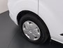 Ford Transit Custom 300 2.0TDCI L2H1 Dubbele Cabine 6-Persoons Trekhaak Navi Camera Cruise Control Imperiaal Airco Stoelverwarming Pdc DC DAB Bluetooth Betonplex Vloer Wandbetimmering 2.750KG Trekgewicht Origineel Nederlandse Auto