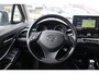 Toyota C-HR / C-HR+ 2.0 HYBRID DYNAMIC AFN-TREKHAAK APPLE/ANDROID PARK-SENSOREN KEYLESS 18"LM-VELGEN NL-AUTO