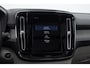 Volvo XC40 T4 190PK Automaat Inscription / Trekhaak / Panoramadak / Adaptieve koplampen / Adaptieve cruise control / Stoelverwarming / Keyless entry / elektrische achterklep / Apple carplay / Parkeersensoren met camera / BLIS