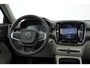 Volvo XC40 T4 190PK Automaat Inscription / Trekhaak / Panoramadak / Adaptieve koplampen / Adaptieve cruise control / Stoelverwarming / Keyless entry / elektrische achterklep / Apple carplay / Parkeersensoren met camera / BLIS