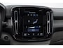Volvo XC40 T4 190PK Automaat Inscription / Trekhaak / Panoramadak / Adaptieve koplampen / Adaptieve cruise control / Stoelverwarming / Keyless entry / elektrische achterklep / Apple carplay / Parkeersensoren met camera / BLIS