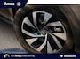 Volkswagen T-Roc Limited Edition 1.5 eTSI 85 kW / 116 PK SUV 7 versn. DSG | Achteruitrijcamera 'Rear View' | Zijruiten achter en achterruit getint |