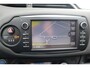Toyota Yaris 1.5 HYBRID DYNAMIC NL-AUTO NAVI LM-VELGEN LED PRIVACY-GLASS KEYLESS NAVI DAB+