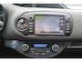 Toyota Yaris 1.5 HYBRID DYNAMIC NL-AUTO NAVI LM-VELGEN LED PRIVACY-GLASS KEYLESS NAVI DAB+