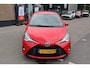 Toyota Yaris 1.5 HYBRID DYNAMIC NL-AUTO NAVI LM-VELGEN LED PRIVACY-GLASS KEYLESS NAVI DAB+