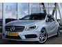 Mercedes-Benz A-klasse A180 AUTOMAAT AMG LINE Night Pakket | NL Auto | Panodak | Xenon | Navi | Stoelverw. | 18 Inch Lm | Pdc v+a | Trekhaak afn. |