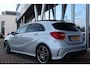 Mercedes-Benz A-klasse A180 AUTOMAAT AMG LINE Night Pakket | NL Auto | Panodak | Xenon | Navi | Stoelverw. | 18 Inch Lm | Pdc v+a | Trekhaak afn. |