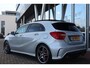 Mercedes-Benz A-klasse A180 AUTOMAAT AMG LINE Night Pakket | NL Auto | Panodak | Xenon | Navi | Stoelverw. | 18 Inch Lm | Pdc v+a | Trekhaak afn. |