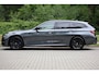 BMW 3-Serie Touring 330e M-Sprotpakket, HUD, Pano, Elektrische trekhaak, Memorystoelen, Laserlicht, Harman Kardon, Adaptief Cruise Ctonrok, DAB Grootlichtassistent, Shadowline, Innovatiepakket, etc.