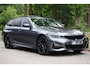 BMW 3-Serie Touring 330e M-Sprotpakket, HUD, Pano, Elektrische trekhaak, Memorystoelen, Laserlicht, Harman Kardon, Adaptief Cruise Ctonrok, DAB Grootlichtassistent, Shadowline, Innovatiepakket, etc.