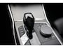 BMW 3-Serie Touring 330e M-Sprotpakket, HUD, Pano, Elektrische trekhaak, Memorystoelen, Laserlicht, Harman Kardon, Adaptief Cruise Ctonrok, DAB Grootlichtassistent, Shadowline, Innovatiepakket, etc.