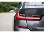 BMW 3-Serie Touring 330e M-Sprotpakket, HUD, Pano, Elektrische trekhaak, Memorystoelen, Laserlicht, Harman Kardon, Adaptief Cruise Ctonrok, DAB Grootlichtassistent, Shadowline, Innovatiepakket, etc.