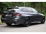 BMW 3-Serie Touring 330e M-Sprotpakket, HUD, Pano, Elektrische trekhaak, Memorystoelen, Laserlicht, Harman Kardon, Adaptief Cruise Ctonrok, DAB Grootlichtassistent, Shadowline, Innovatiepakket, etc.