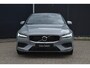 Volvo V60 B4 Essential Adaptieve Cruise Control | BLIS | Achterruitrijcamera | Lederen bekleding | Stoel en stuurwiel verwarming | Google services | Achterbank verwarmd |